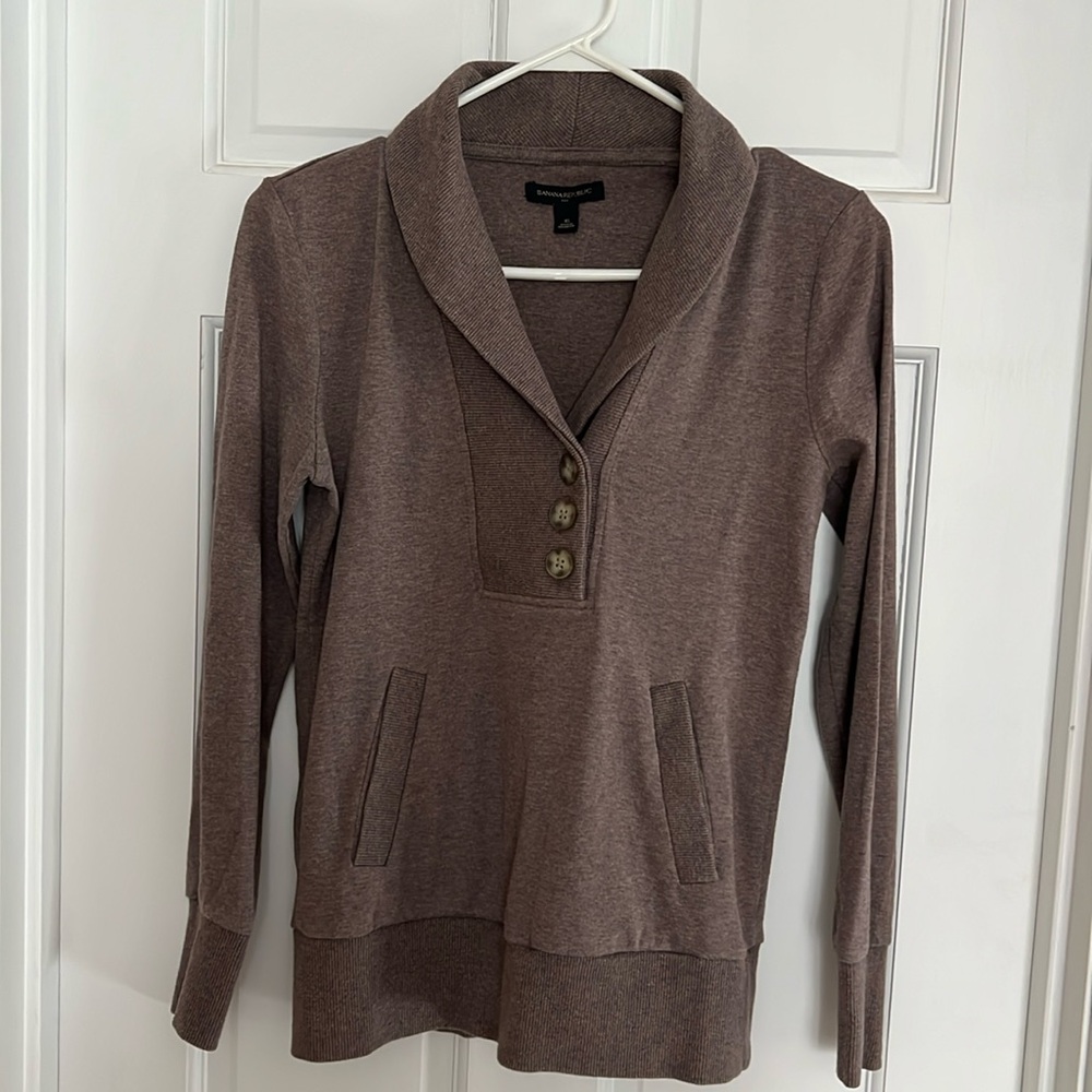 Banana Republic women’s sweater size x-small.